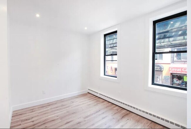 Building Photo - 1446 Myrtle Avenue
