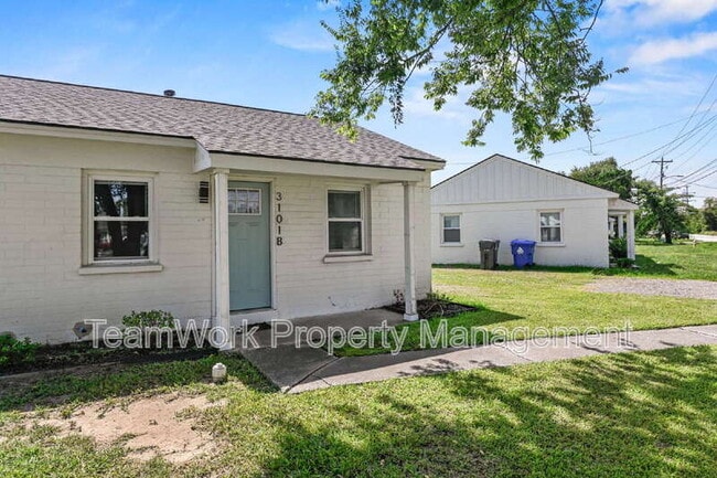 Building Photo - 3101 Azalea Dr