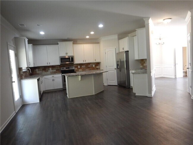 Building Photo - 720 Country Ridge Dr