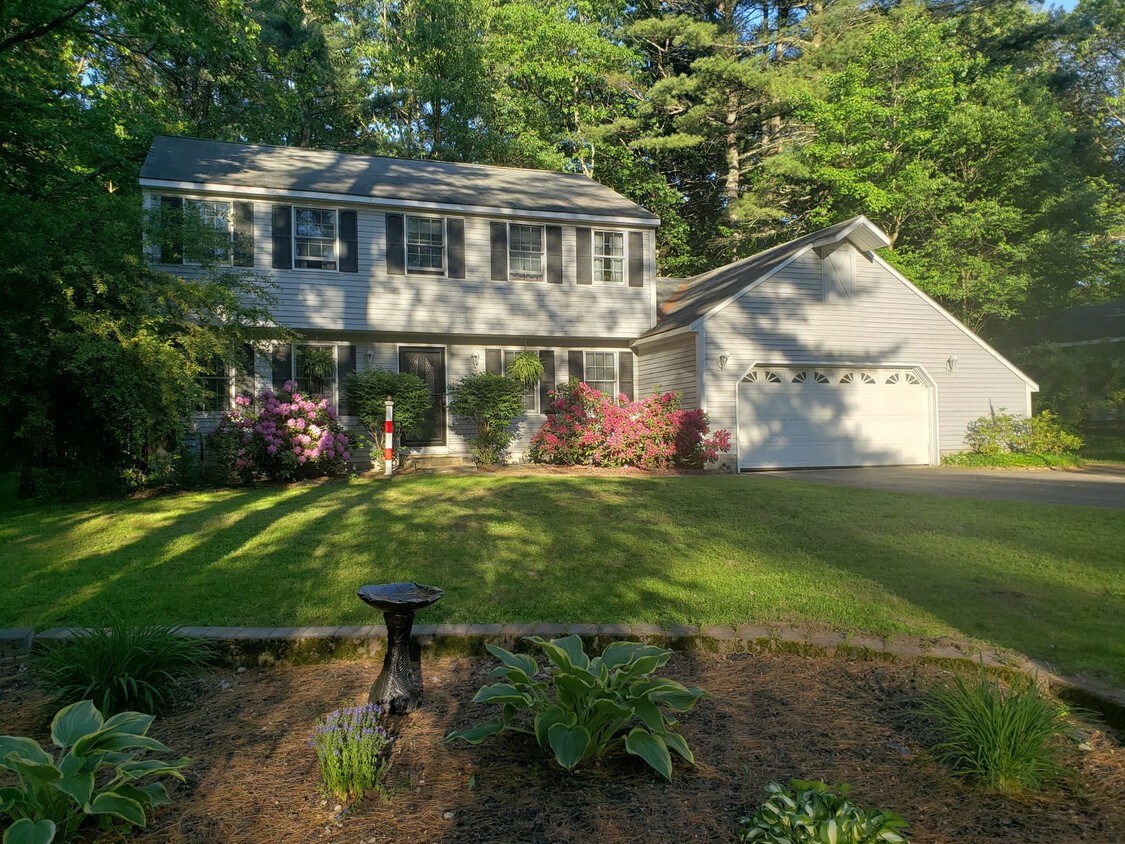 10 Carefree Ln, Gansevoort, NY 12831 House Rental in Gansevoort, NY