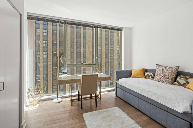 Building Photo - 174 N Michigan Ave