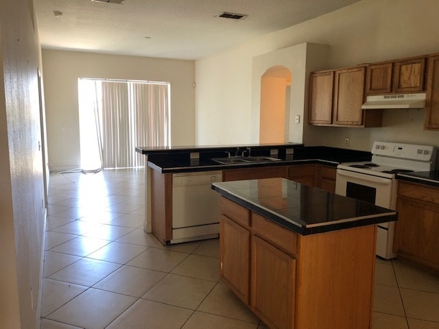 Foto del edificio - 3749 Benson Park Blvd
