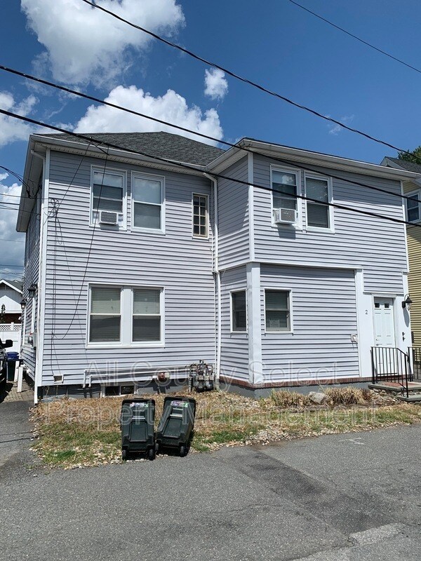 2 Lummus Ave, Danvers, MA 01923 Townhome Rentals in Danvers MA