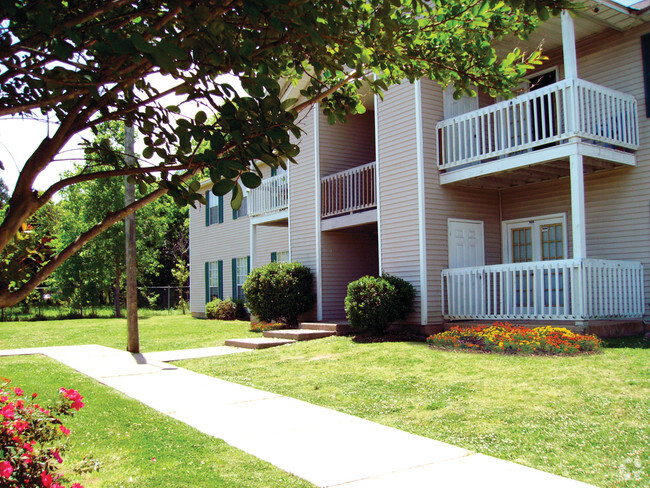 Building Photo - Virginia Downs Apartments