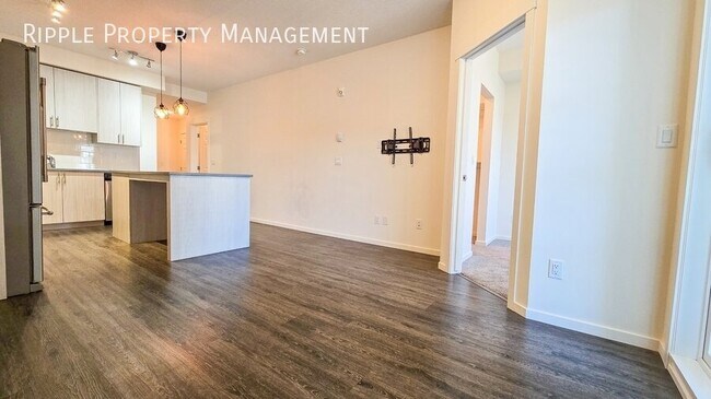 Photo du bâtiment - Modern 2 Beds, 2 Baths Apartment/Condo | Pets Allowed