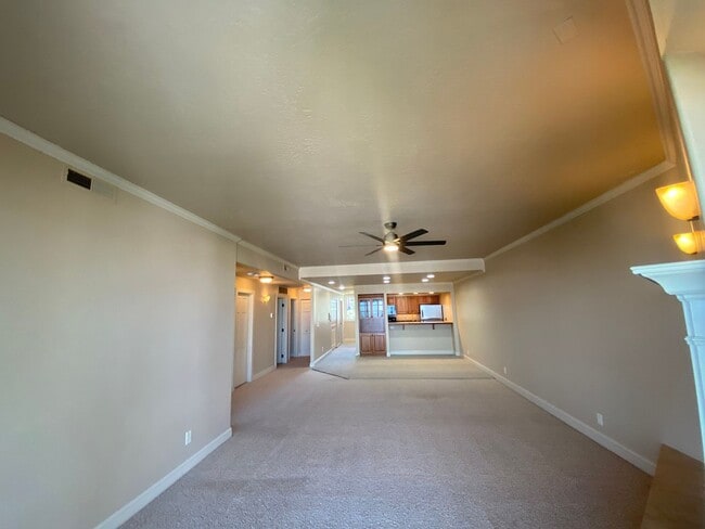 Building Photo - Class and Style! 3 Bed, 2 Bath South Hill ...