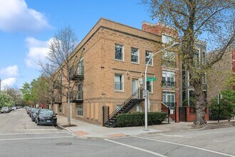 Building Photo - 1100 N Paulina St
