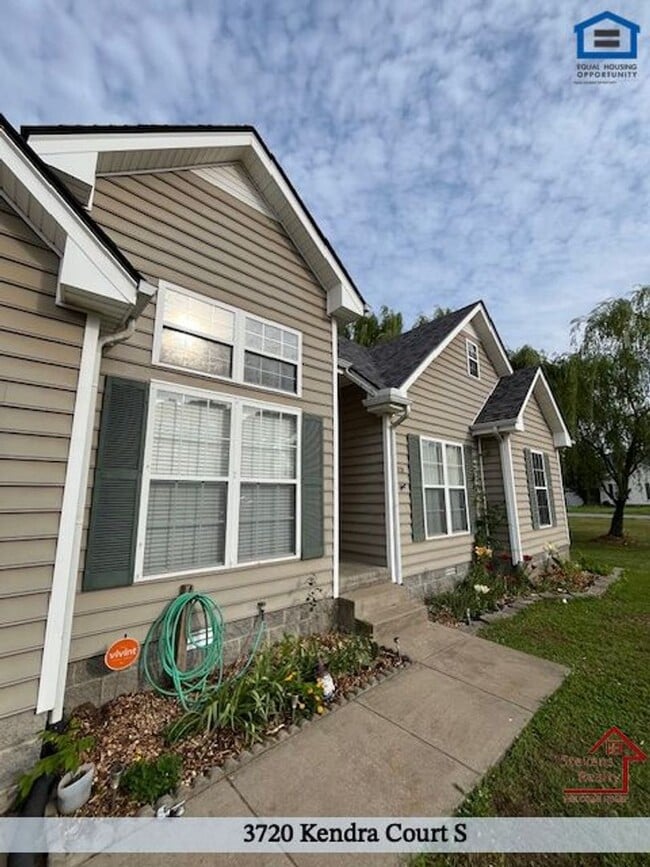 Building Photo - 3720 Kendra Ct S