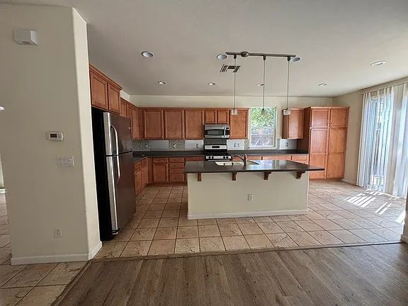 Building Photo - 16959 Cobble Creek Way