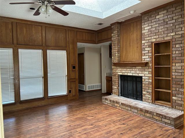 Foto del edificio - 2517 Rich Oak Dr