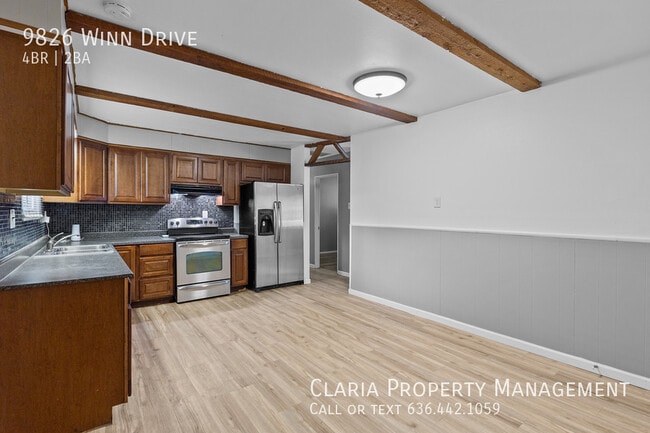 Building Photo - Updated 4 Bed/2 Bath in Ritenour School Di...