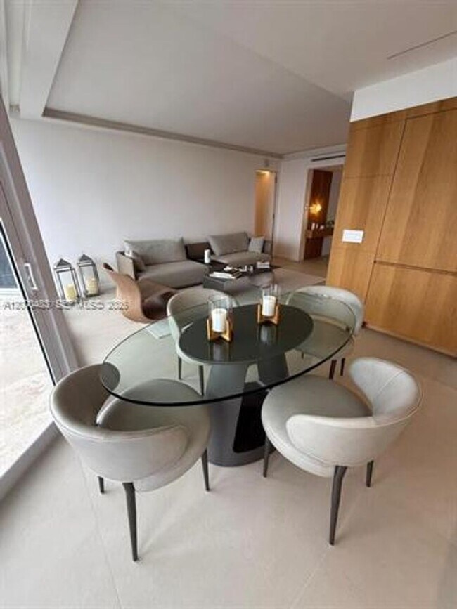 Foto del edificio - 4775 Collins Ave