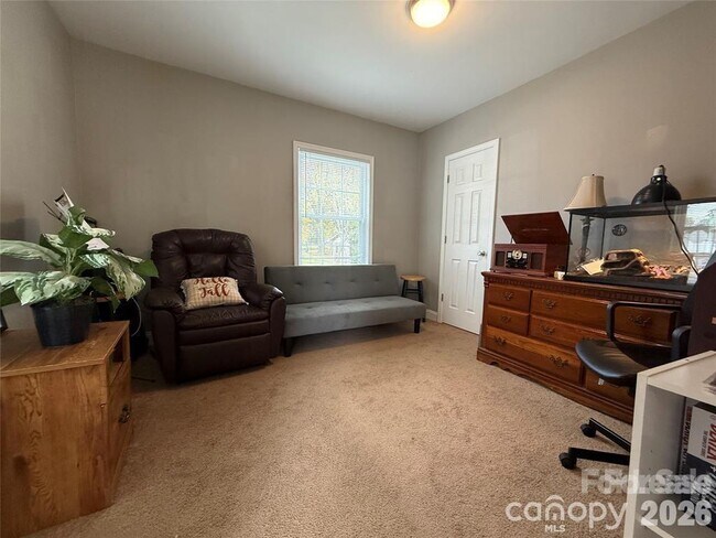 Foto del edificio - 301 S Mountain St