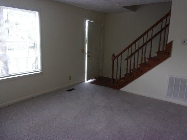 Building Photo - 214 Anderson Ave
