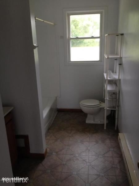 Building Photo - 2 br, 1 bath  - 62687 Red Arrow Hwy Apt 8