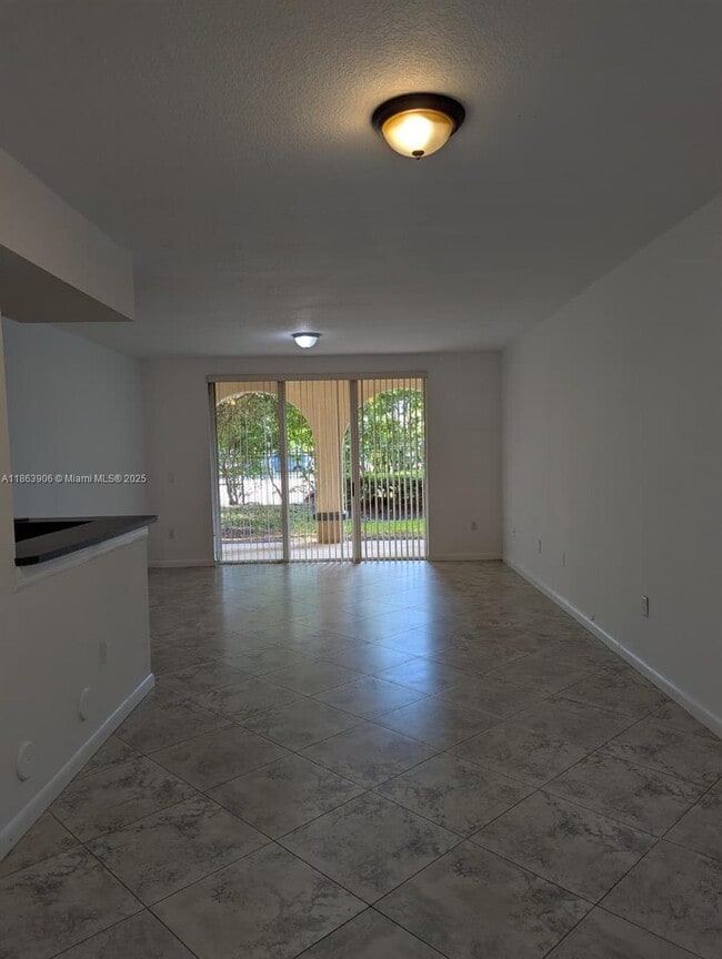 Building Photo - 2578 Centergate Dr