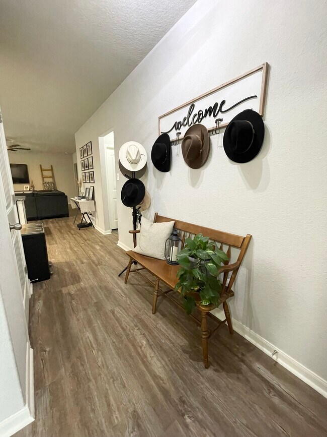 Building Photo - 2613 McCrae