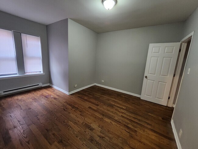 Foto del edificio - 7457 S Bennett Ave