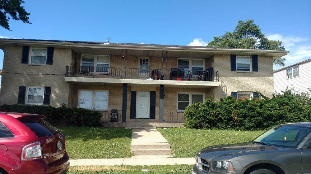 8665 W Fond Du Lac Avenue 3 Bedroom Lower Apartment for Rent in