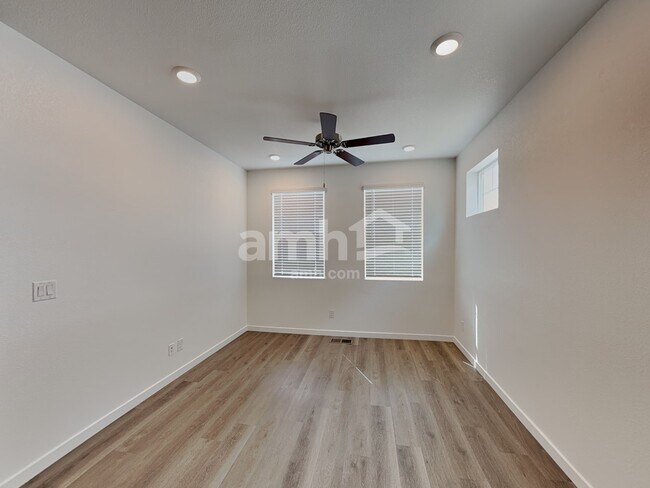 Foto del edificio - 26105 E Calhoun Pl
