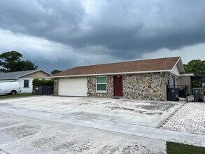 Building Photo - 9173 E Highland Pines Blvd