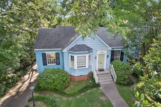 Building Photo - 1815 Linden Pl