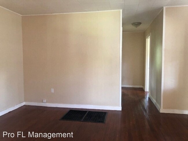 Building Photo - 3 br, 1 bath House - 1500 N Garfield Ave