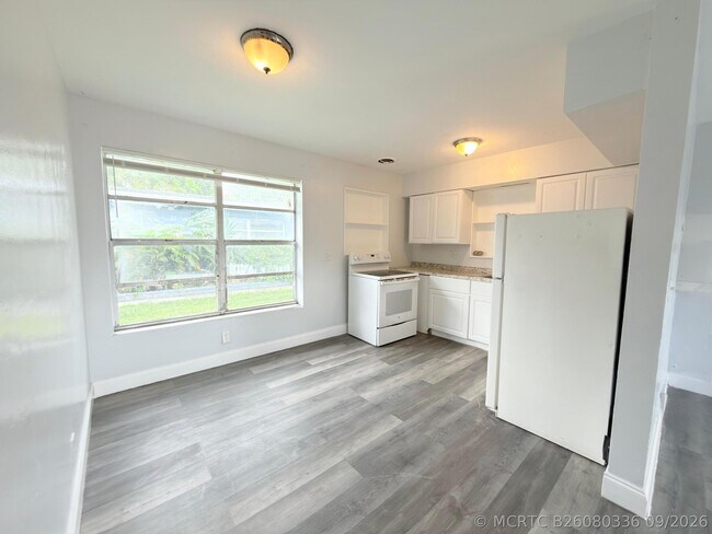 Building Photo - 111 E 27th St