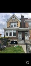 Building Photo - 3234 Fanshawe St