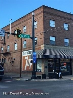 Foto principal - 615 SW Evergreen Ave