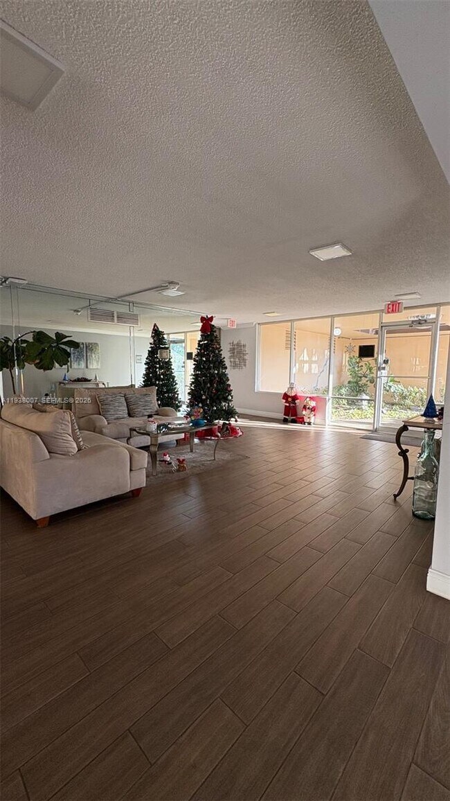 Foto del edificio - 6300 NW 2nd Ave