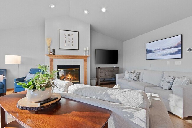 Foto del edificio - River Point Court Duplex