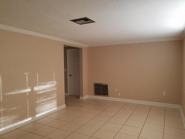 Building Photo - 7101 Magnolia Valley Dr