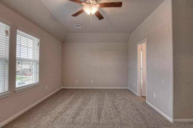 Building Photo - 9517 Yellow Rose Dr