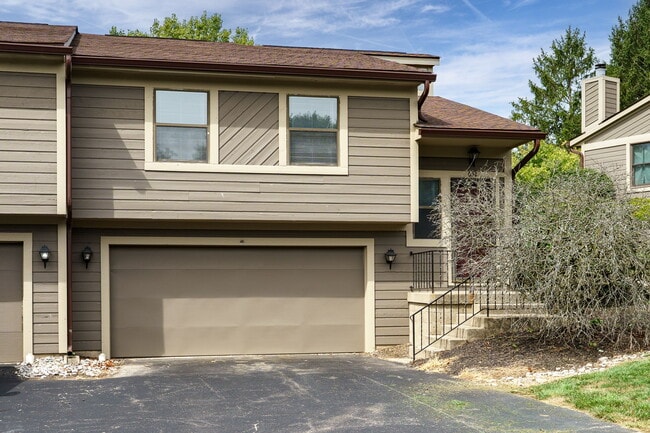 Building Photo - 652 Hidden Valley Ct