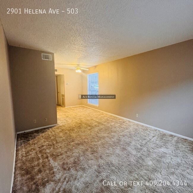 Building Photo - 2901 Helena Ave