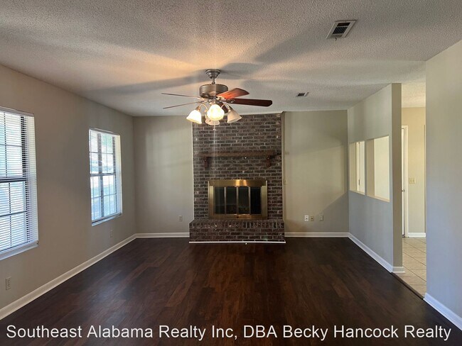 Foto del edificio - 3 br, 2 bath House - 303 Ridgeway Dr