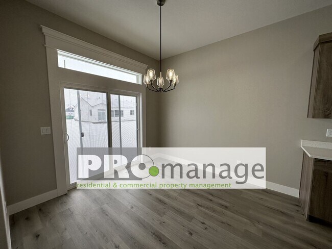 Foto del edificio - 3 Bed, 2 Bath Single Family Home w/ 2-Car Garage - Idaho Falls