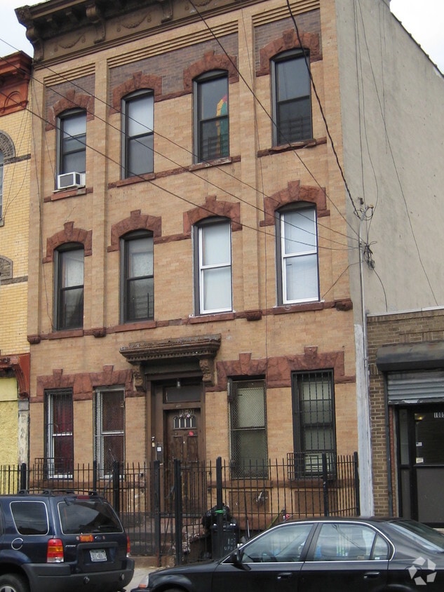 Primary Photo - 1003 Wyckoff Ave
