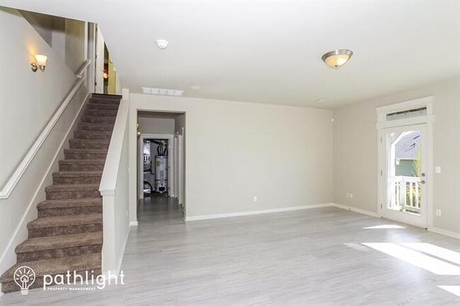 Building Photo - 1712 Skyline Ridge Ln SW