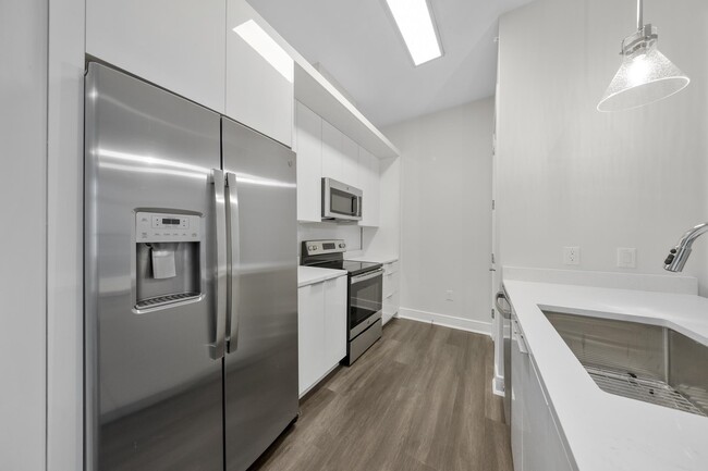 Building Photo - 121 34th St