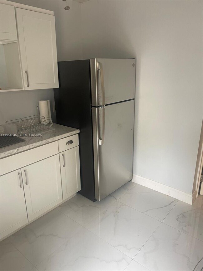 Foto del edificio - 1191 NE 200th St