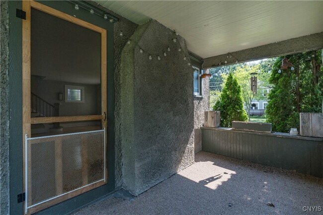 Building Photo - 721 Nellis St