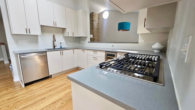 Foto del edificio - 545 Avebury Ln