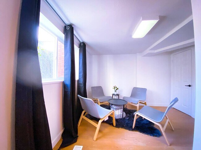 Foto del edificio - 4532 S Briarcreek Dr