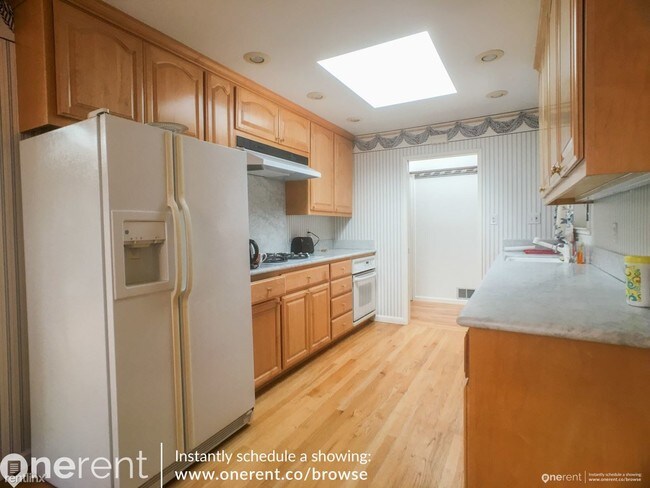 Building Photo - 2620 La Mirada Dr