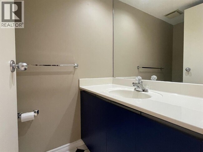 Building Photo - 6560 Lynas Ln