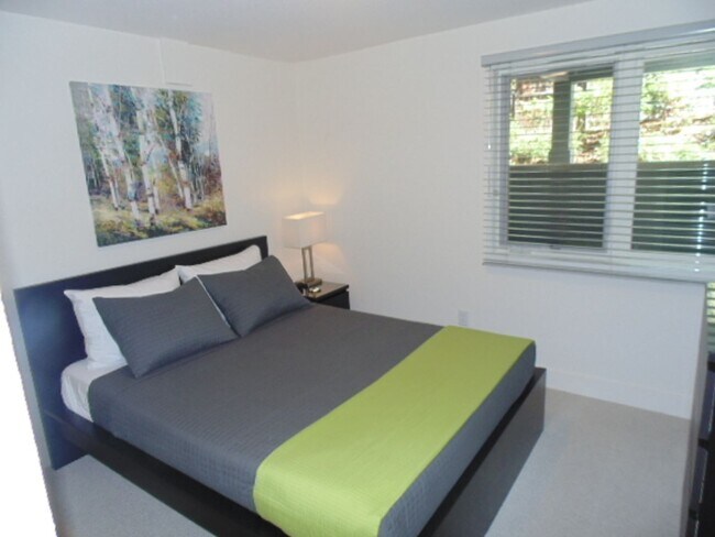 Building Photo - Loft Style Apartments, Flexible Lease Term...