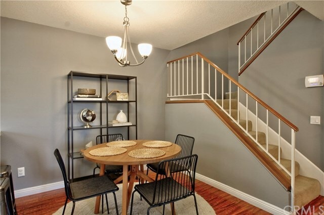 Foto del edificio - 964 Mathews Pl