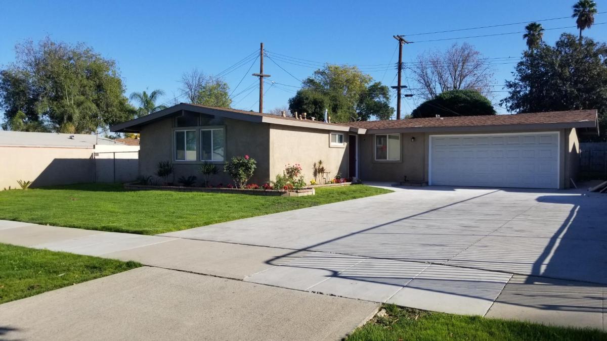 Foto principal - 8950 Indiana Ave